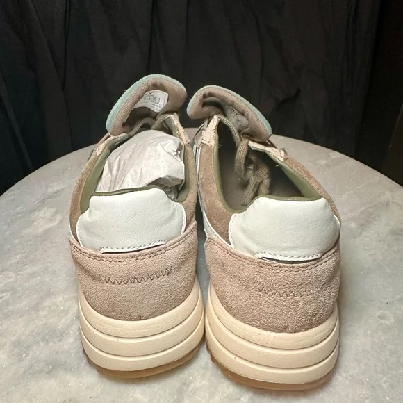 NIB Gola Chicago sneakers khaki/cappuccino/ off white US size 8 - Picture 6 of 13